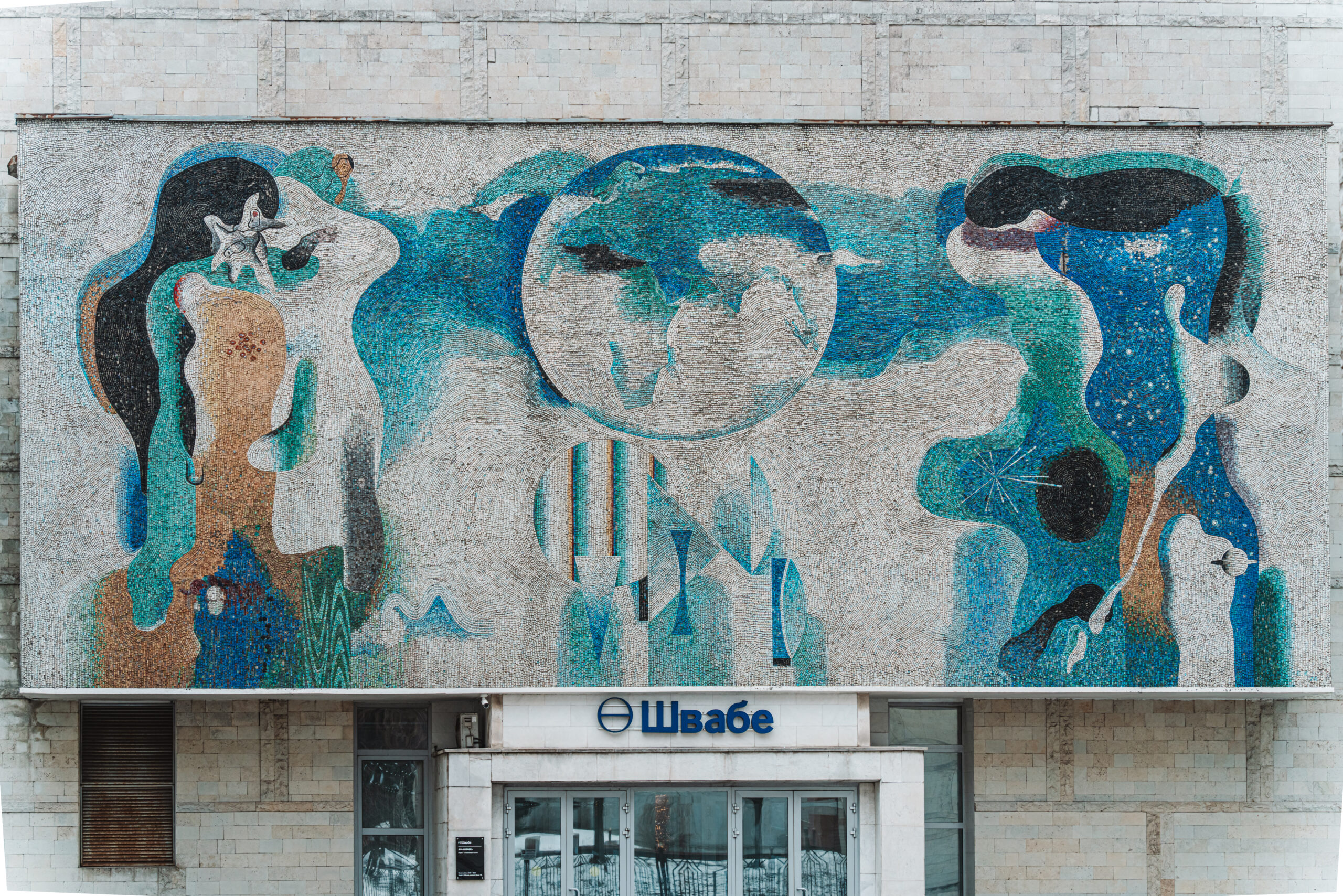 Community Hands: How Local Workshops Preserve Mosaic Crafts Today